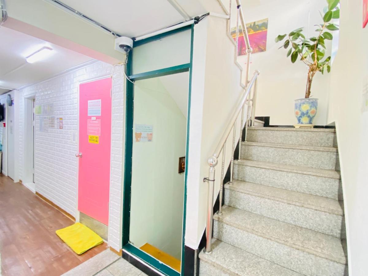 Aroha Guesthouse Seoul Station Экстерьер фото
