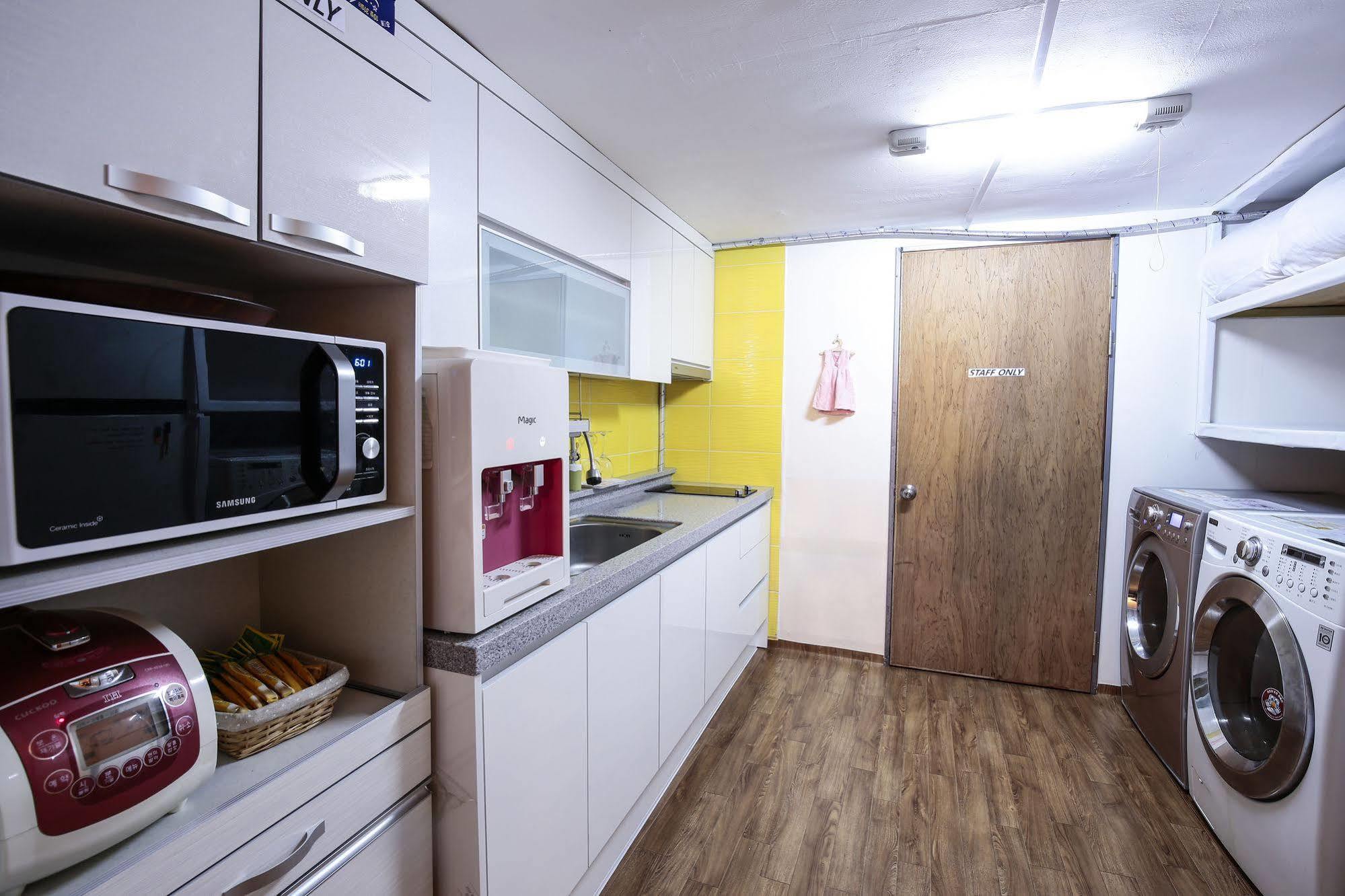 Aroha Guesthouse Seoul Station Экстерьер фото